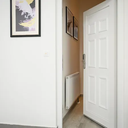 Apartment Domino