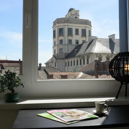 Apartment Domino *