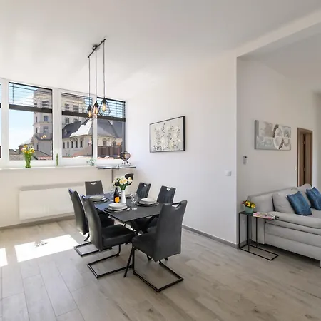 Apartment Domino Eger
