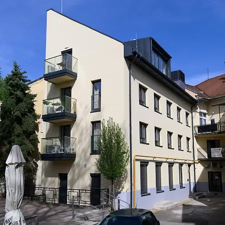 Apartment Domino